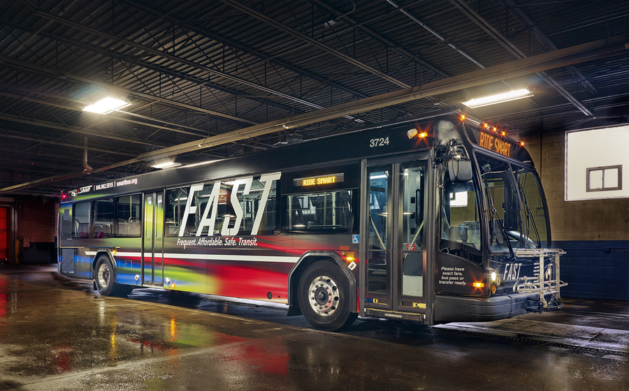 a-quick-note-on-riding-the-fast-bus-to-detroit-metro-airport-it-works